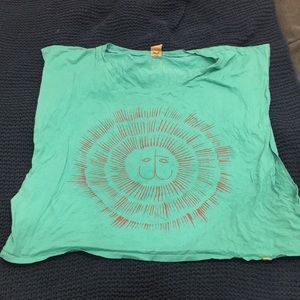 Boxy low cut arm holes shirt, muscle tee